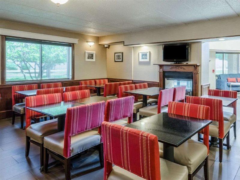 Comfort Inn & Suites West Springfield Exteriér fotografie