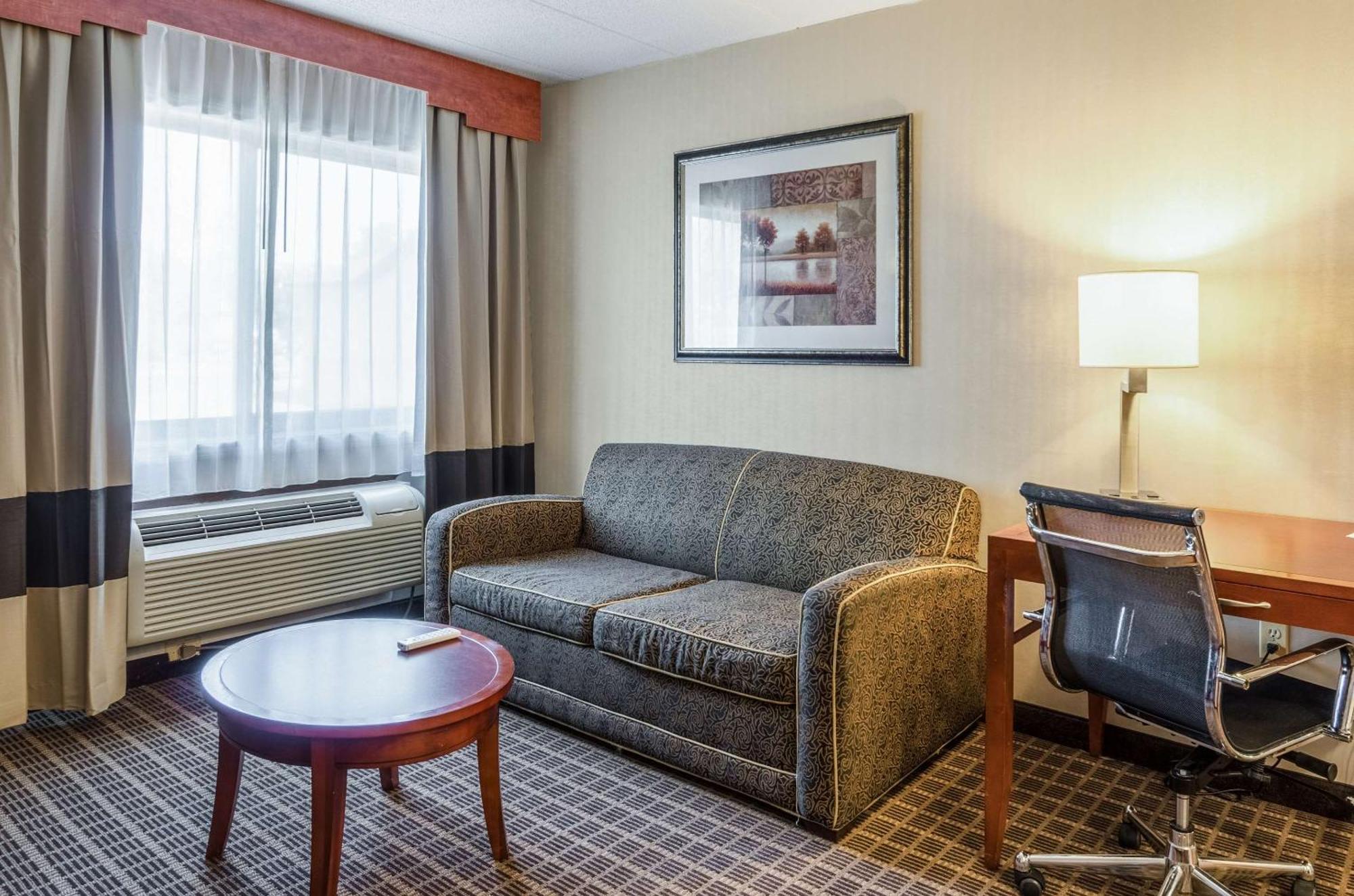 Comfort Inn & Suites West Springfield Exteriér fotografie