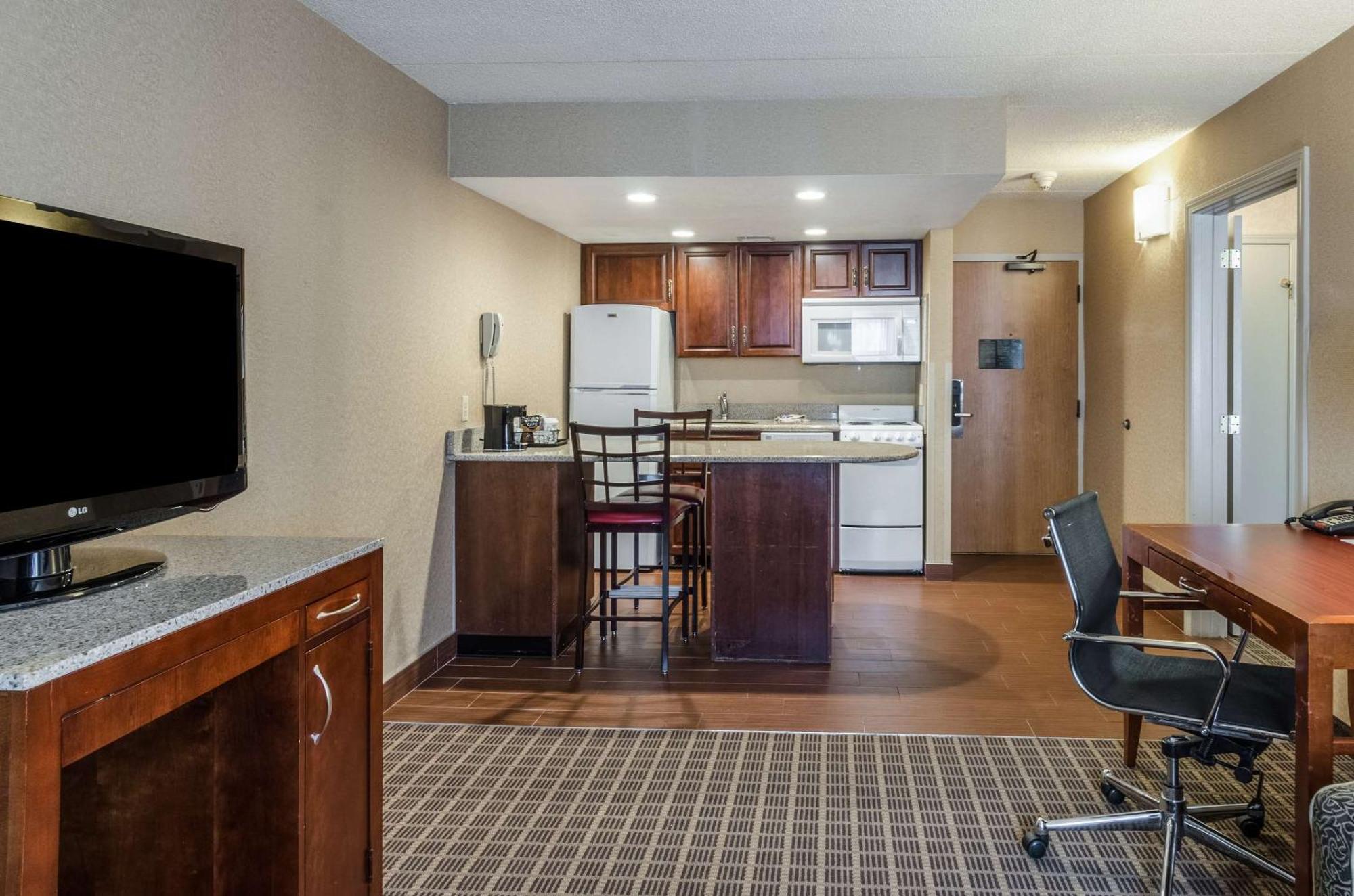 Comfort Inn & Suites West Springfield Exteriér fotografie
